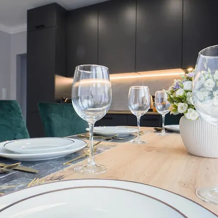 Апартаменты Chic Near Old Town