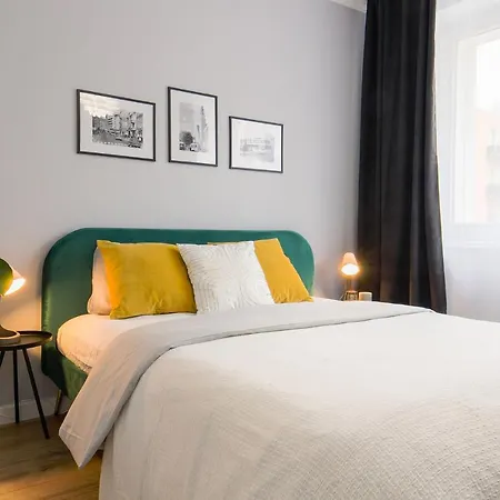 Апартаменты Chic Near Old Town *